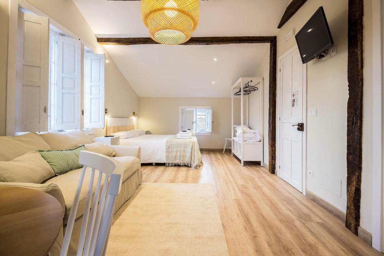 Hostal Lierganes Fluviarium Rooms Buitenkant foto